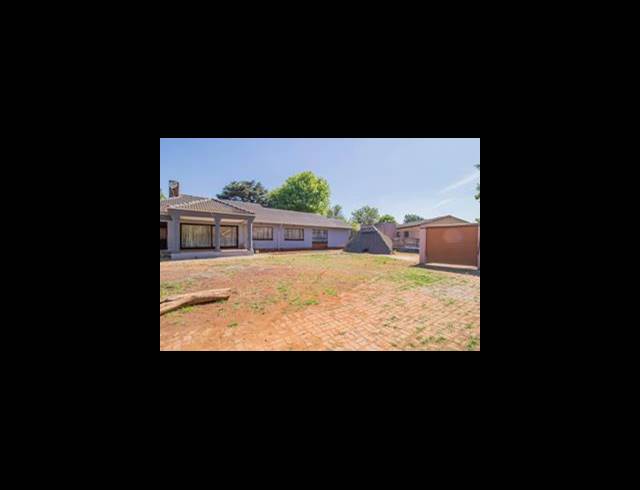 4 BEDROOM HOUSE FOR SALE IN BIRCH ACRES